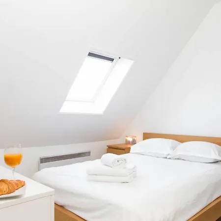 Private - Central - City Views Appartement Parijs